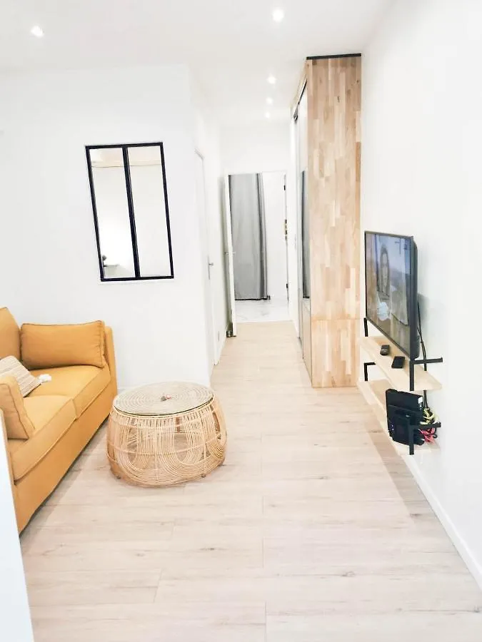 Halevy Residence의 연락처